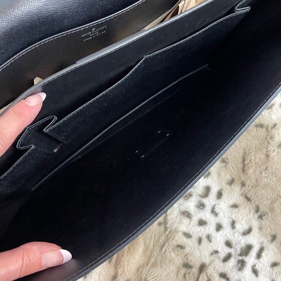Louis Vuitton Taiga Robusto Black Briefcase Laptop Bag - Picture 13 of 16